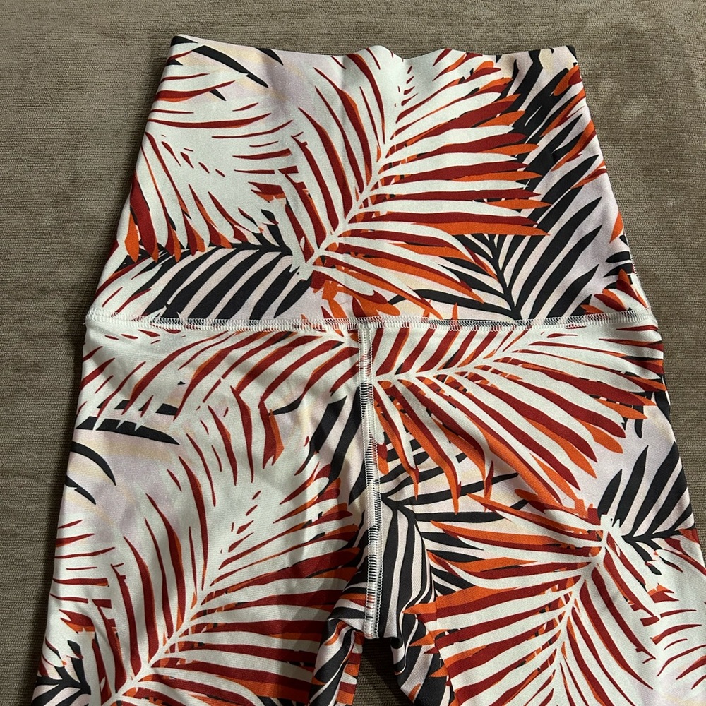 Emily Hsu Makena Leggings - Tropical Leaf Pattern - Small - Picture 4 of 5
